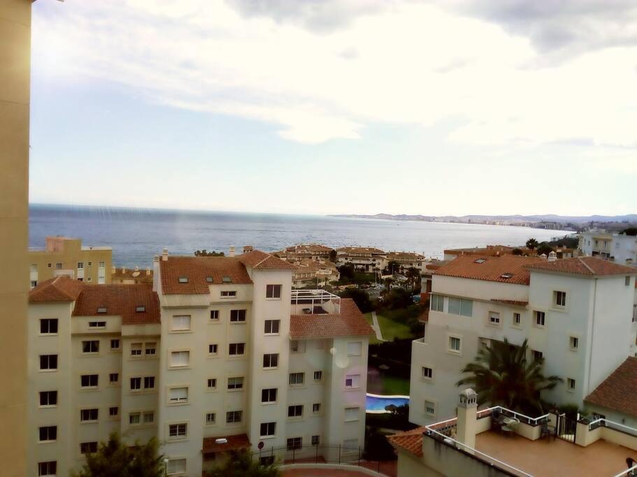 Room With Sea And Mountain Views Habitacion En Piso Compartido Para 1 O 2 Personas Benalmádena Exteriér fotografie